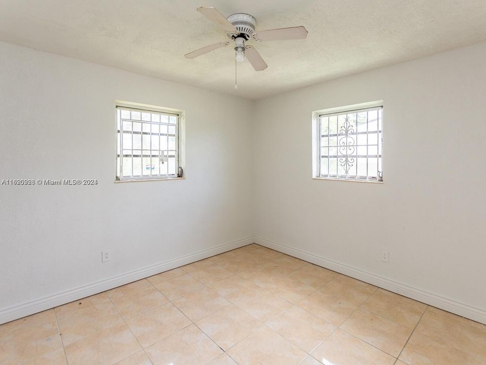 For Rent: $2,600 (2 beds, 1 baths, 1480 Square Feet)