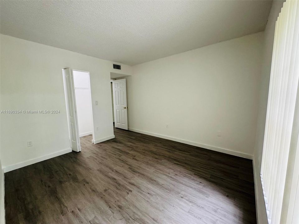 For Rent: $2,300 (2 beds, 2 baths, 1210 Square Feet)