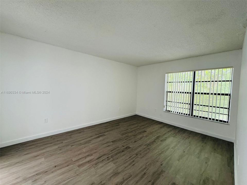 For Rent: $2,300 (2 beds, 2 baths, 1210 Square Feet)