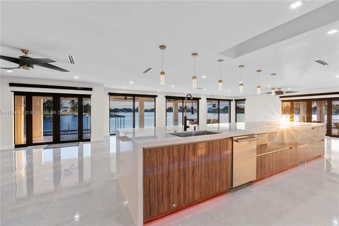 最近租的: $7,000 (4 贝兹, 3 浴室, 3120 平方英尺)