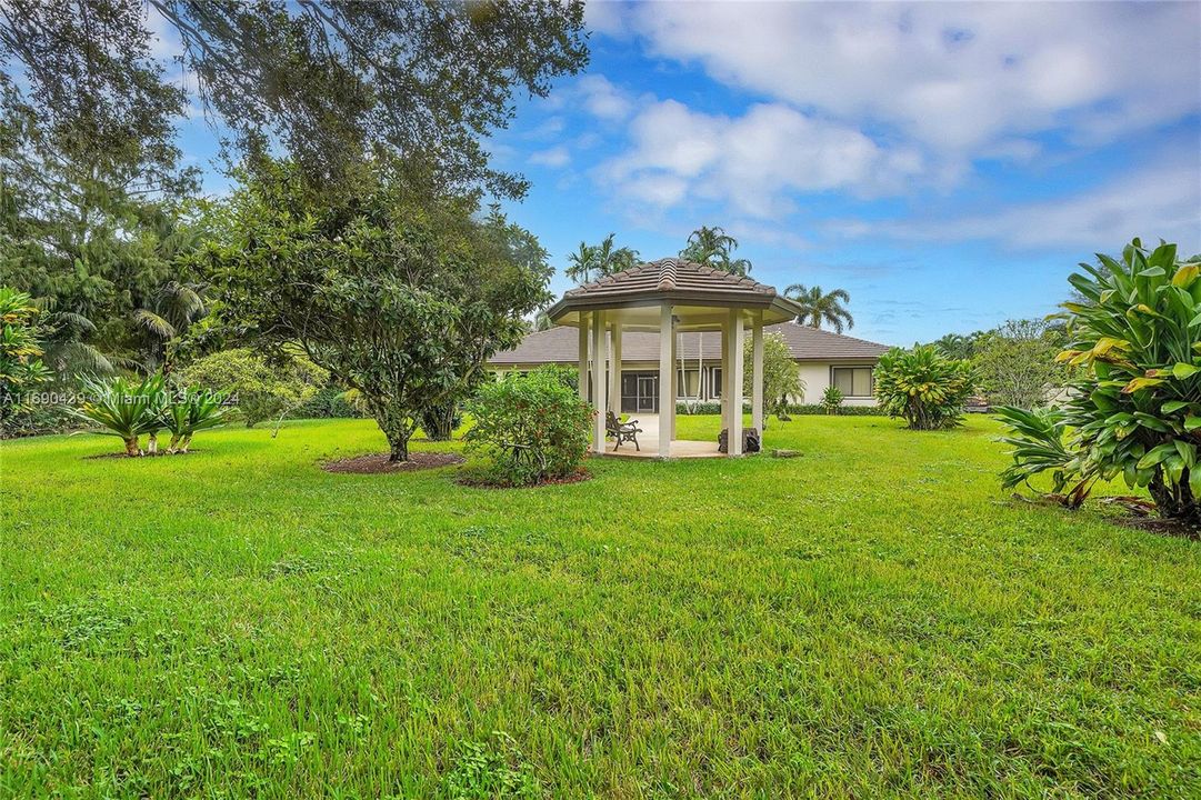 For Sale: $1,200,000 (3 beds, 3 baths, 3376 Square Feet)