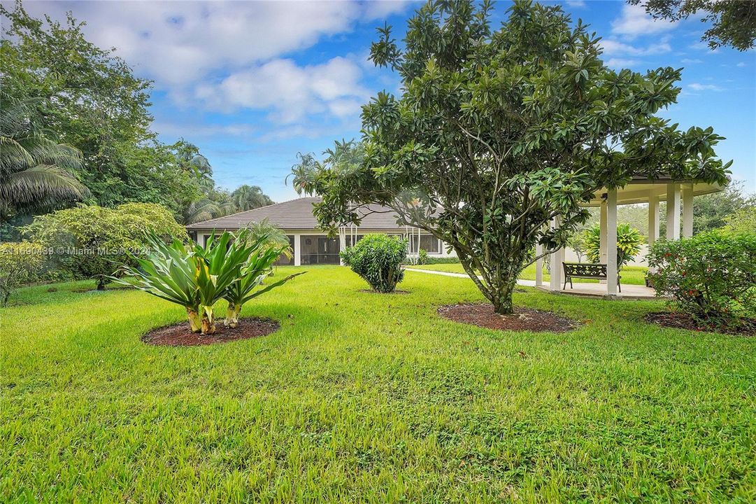 For Sale: $1,200,000 (3 beds, 3 baths, 3376 Square Feet)