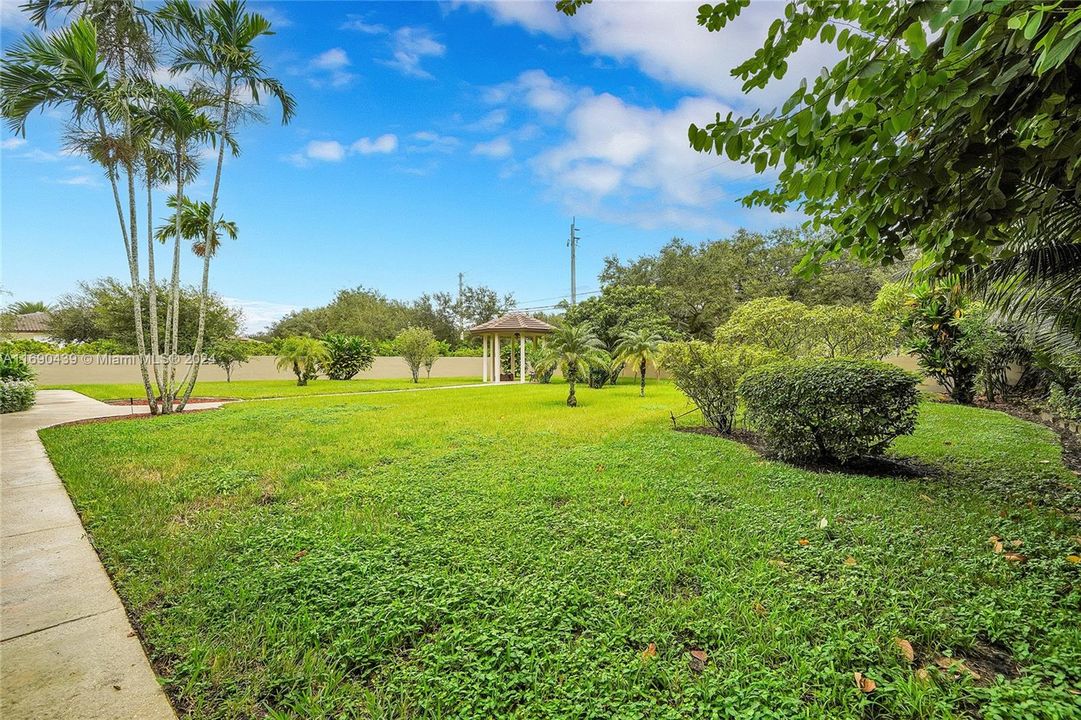 For Sale: $1,200,000 (3 beds, 3 baths, 3376 Square Feet)