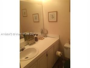 For Rent: $1,700 (1 beds, 1 baths, 900 Square Feet)