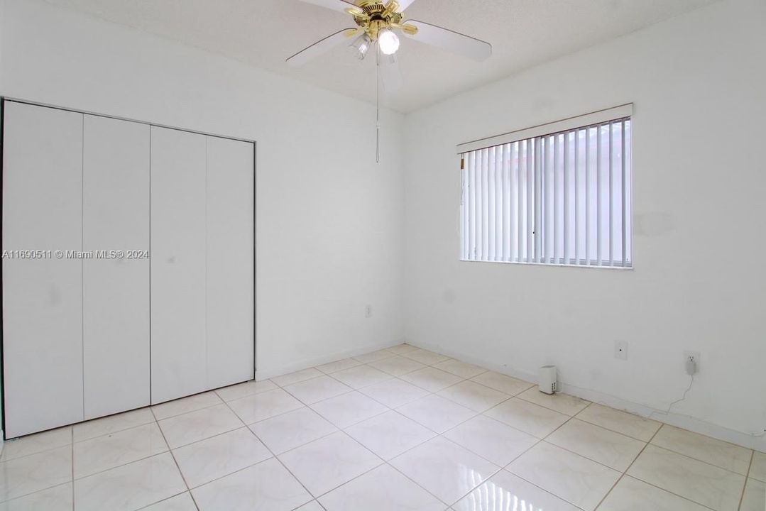 For Sale: $460,000 (3 beds, 2 baths, 1211 Square Feet)