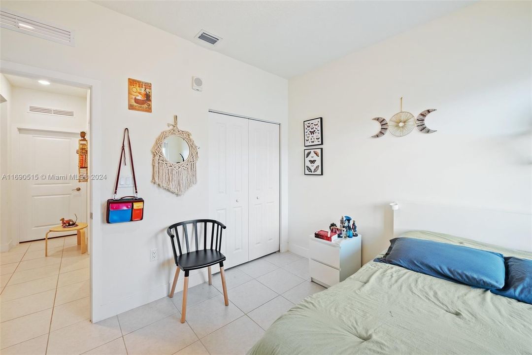 For Sale: $545,000 (3 beds, 2 baths, 1124 Square Feet)