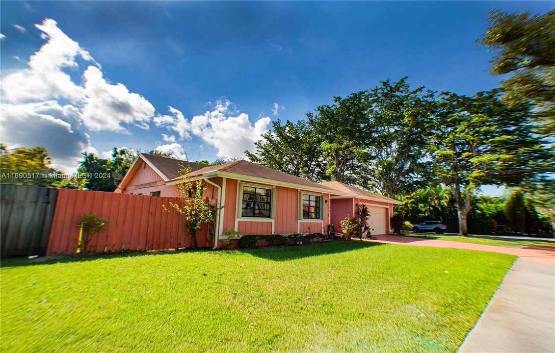 For Sale: $710,000 (4 beds, 2 baths, 1932 Square Feet)