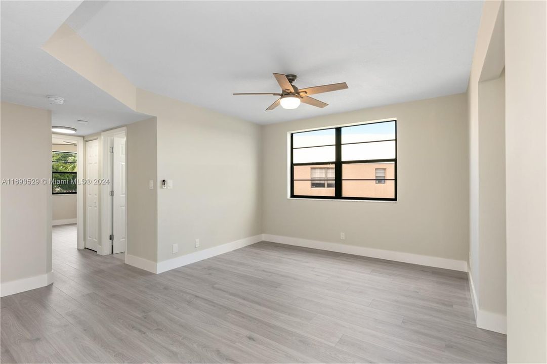 For Sale: $374,900 (2 beds, 2 baths, 1772 Square Feet)