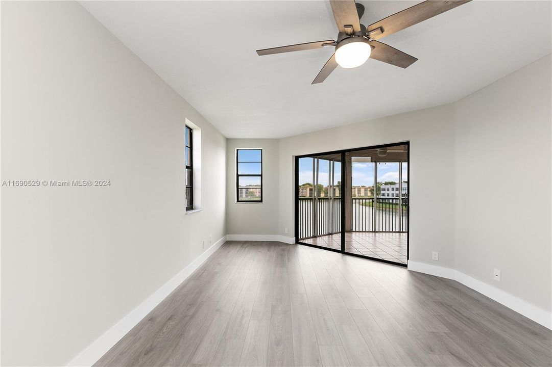 For Sale: $374,900 (2 beds, 2 baths, 1772 Square Feet)