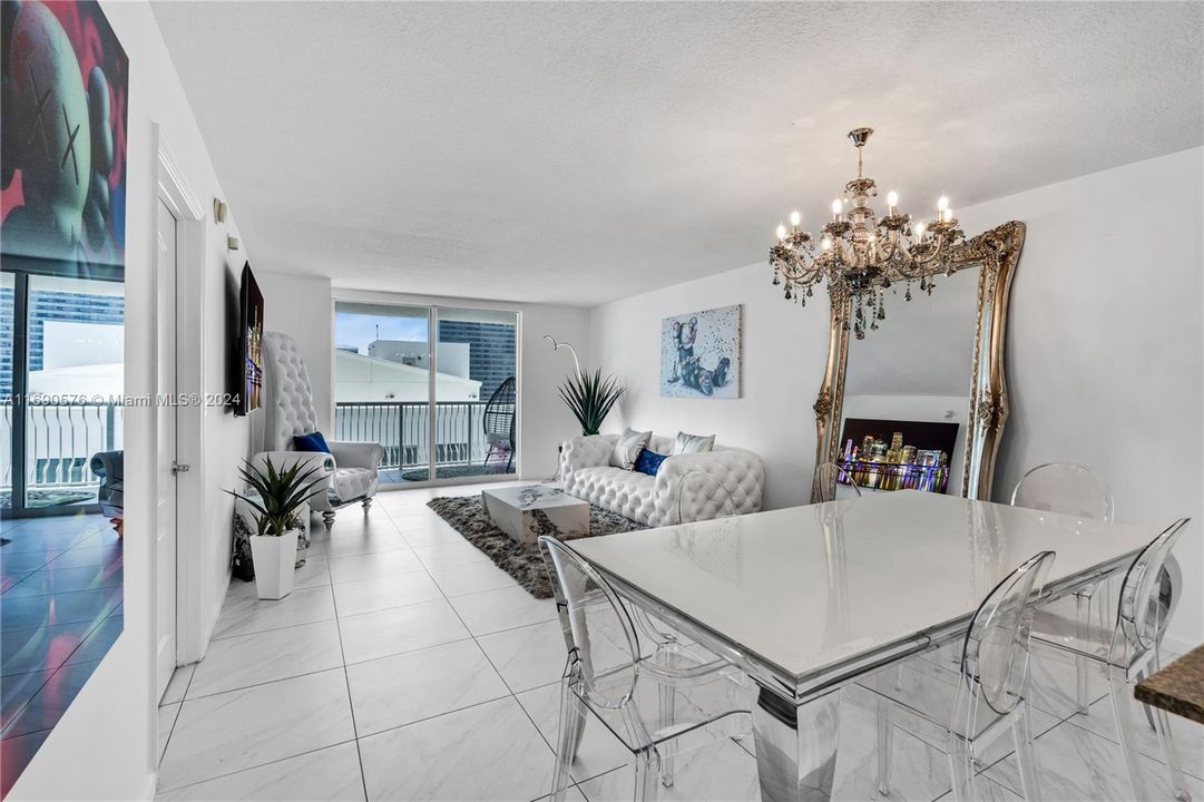 For Sale: $519,000 (1 beds, 1 baths, 778 Square Feet)