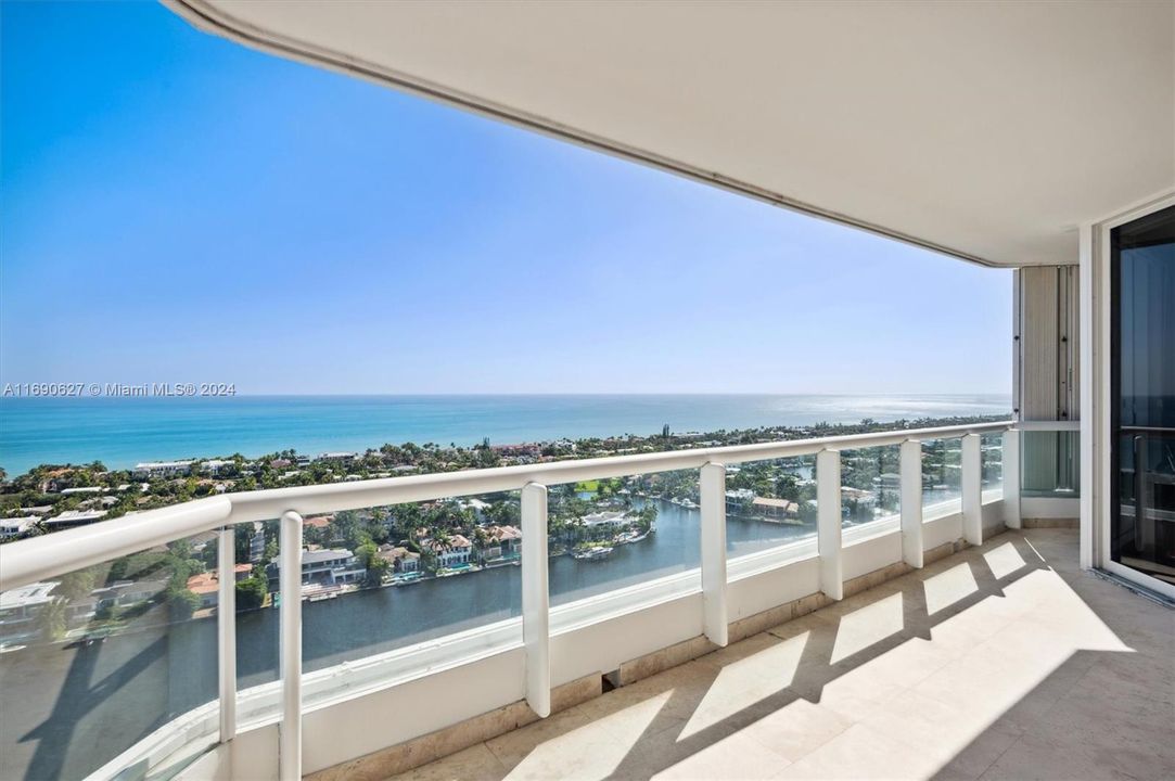 For Sale: $1,899,000 (3 beds, 3 baths, 2640 Square Feet)