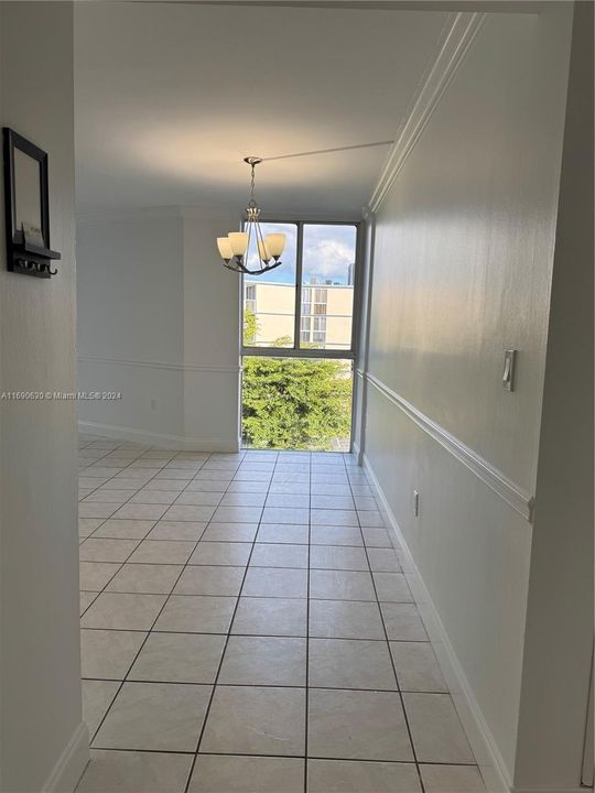 Active With Contract: $1,850 (1 beds, 1 baths, 740 Square Feet)