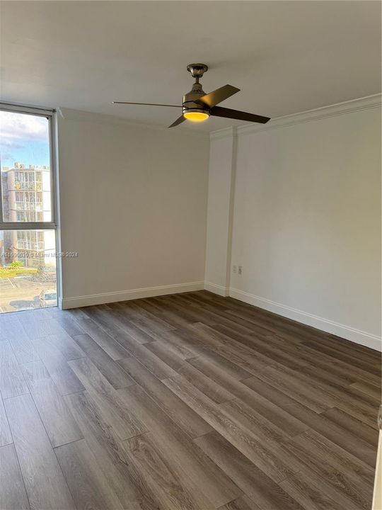 Active With Contract: $1,850 (1 beds, 1 baths, 740 Square Feet)