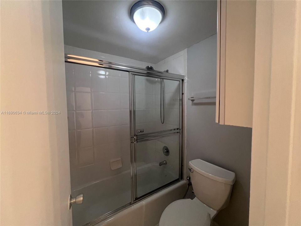 For Rent: $2,500 (0 beds, 1 baths, 545 Square Feet)