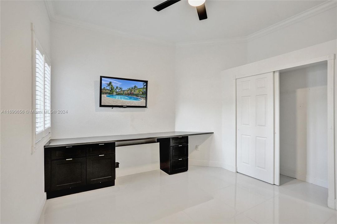 Guest Bedroom w/ build in desk