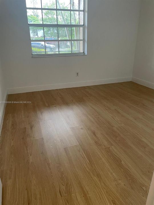 For Rent: $2,300 (2 beds, 2 baths, 932 Square Feet)