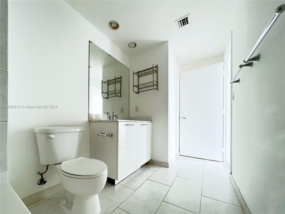 For Rent: $3,100 (1 beds, 1 baths, 628 Square Feet)