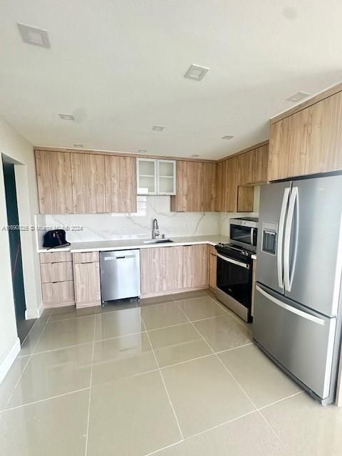 For Rent: $3,550 (2 beds, 2 baths, 961 Square Feet)