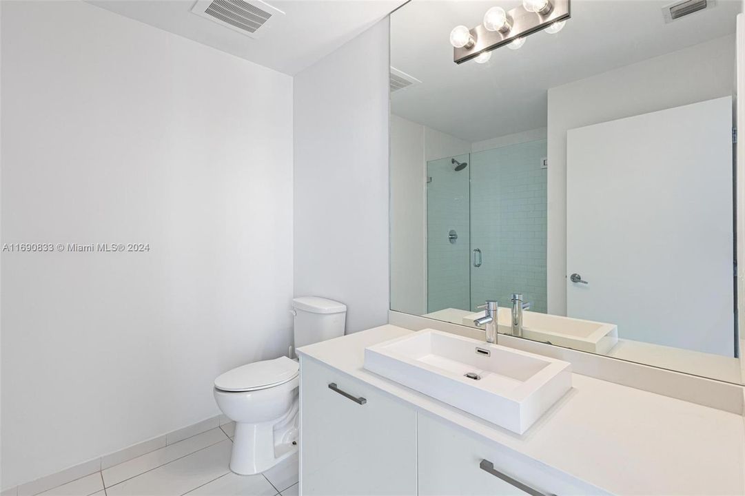 For Sale: $375,000 (1 beds, 1 baths, 446 Square Feet)