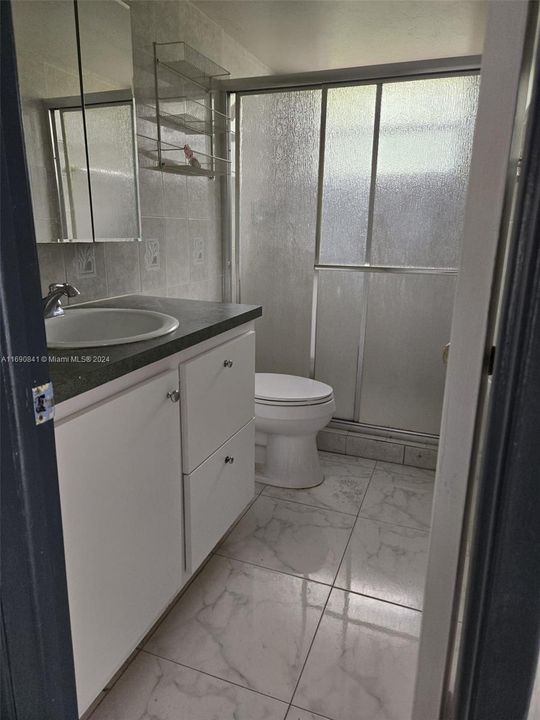 For Rent: $2,400 (2 beds, 2 baths, 902 Square Feet)