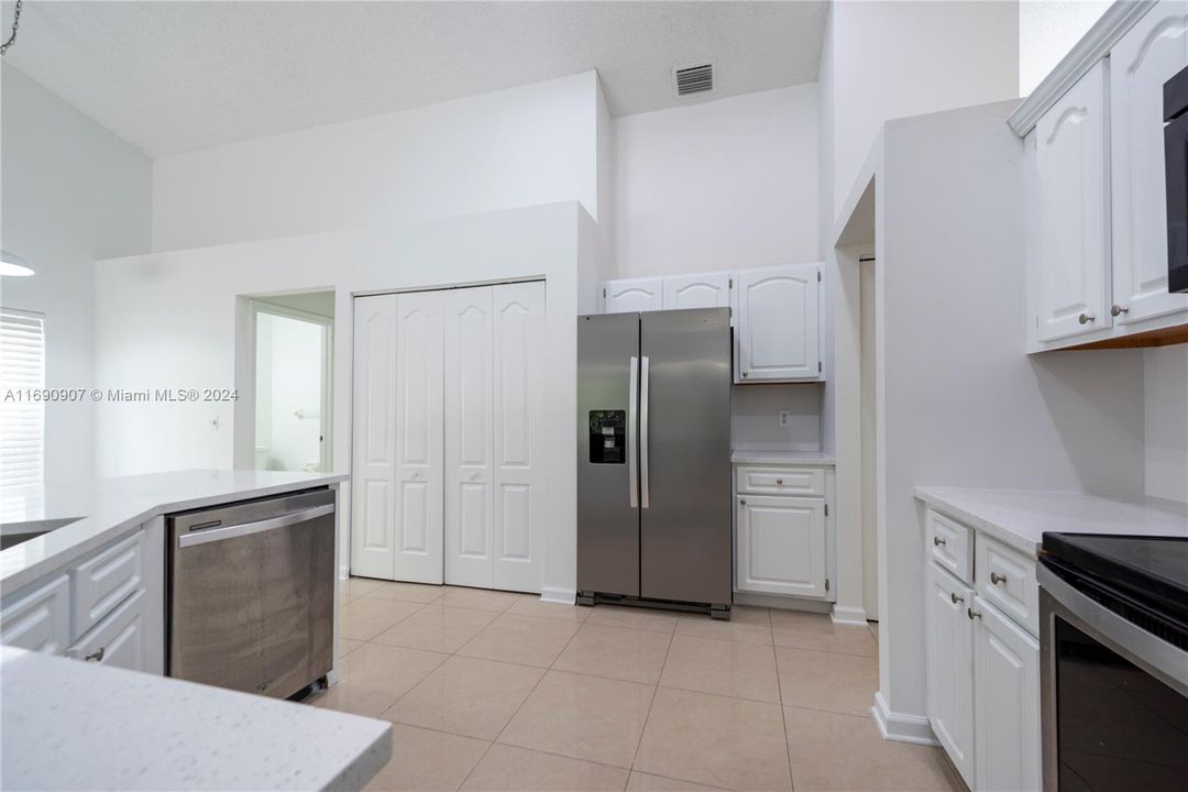 For Sale: $595,000 (4 beds, 2 baths, 1989 Square Feet)