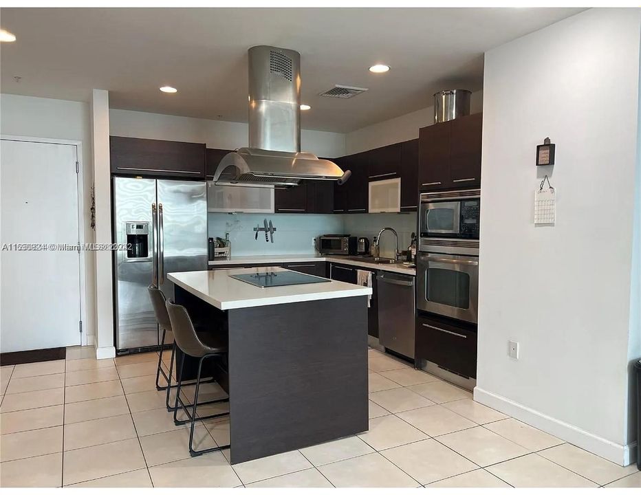 For Rent: $3,800 (2 beds, 2 baths, 1113 Square Feet)