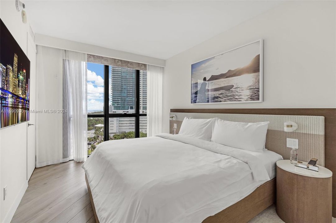 For Sale: $1,450,000 (1 beds, 1 baths, 546 Square Feet)