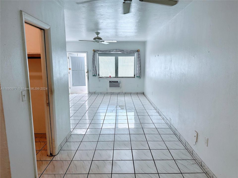 For Sale: $240,000 (0 beds, 1 baths, 470 Square Feet)