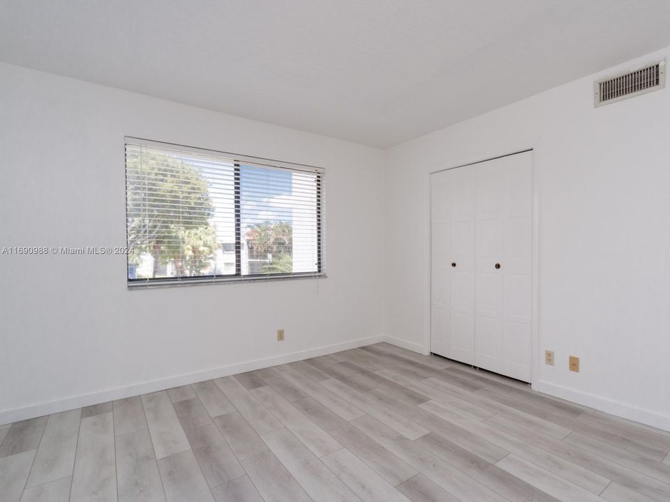 For Rent: $2,400 (2 beds, 2 baths, 1220 Square Feet)