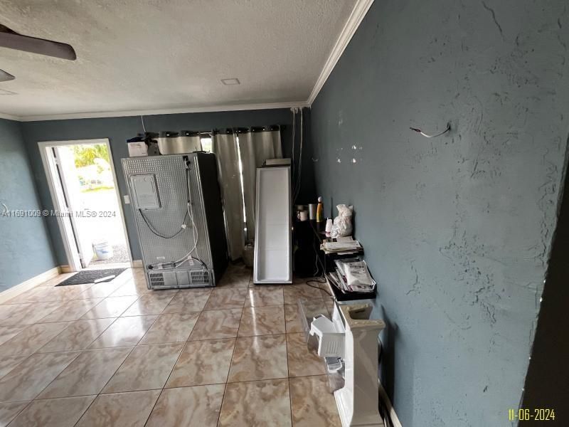 En Venta: $355,000 (3 camas, 2 baños, 1008 Pies cuadrados)