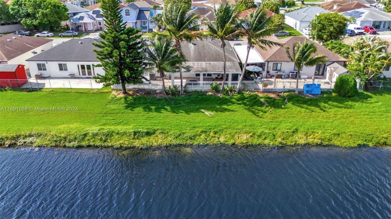 For Sale: $675,000 (3 beds, 2 baths, 1574 Square Feet)