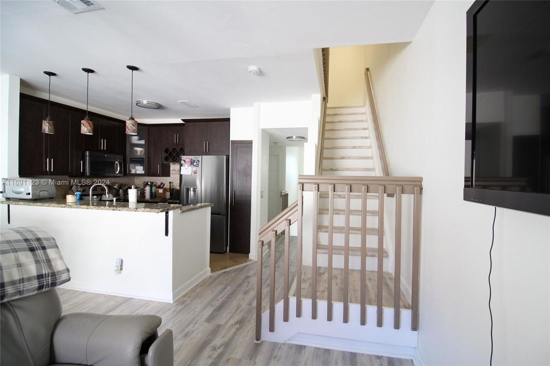 For Sale: $490,000 (3 beds, 3 baths, 1848 Square Feet)