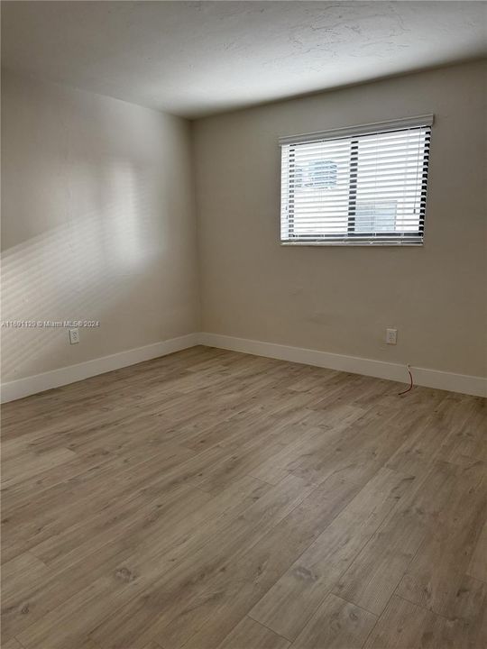 For Rent: $2,200 (2 beds, 1 baths, 850 Square Feet)