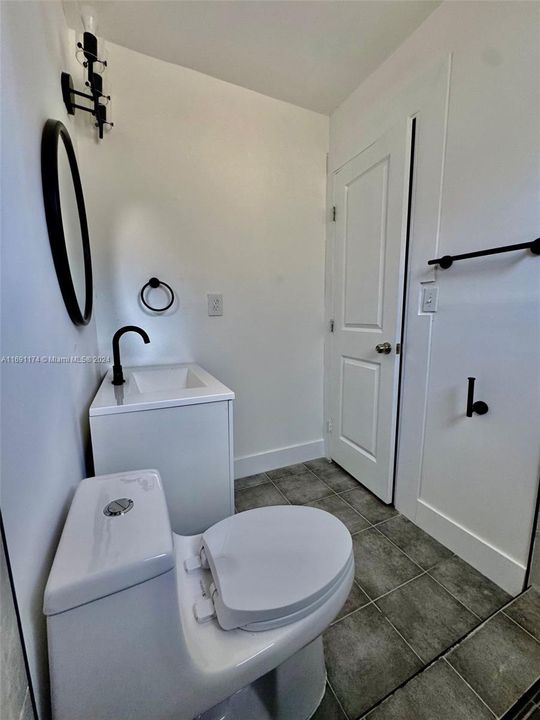 For Rent: $2,200 (2 beds, 1 baths, 1350 Square Feet)