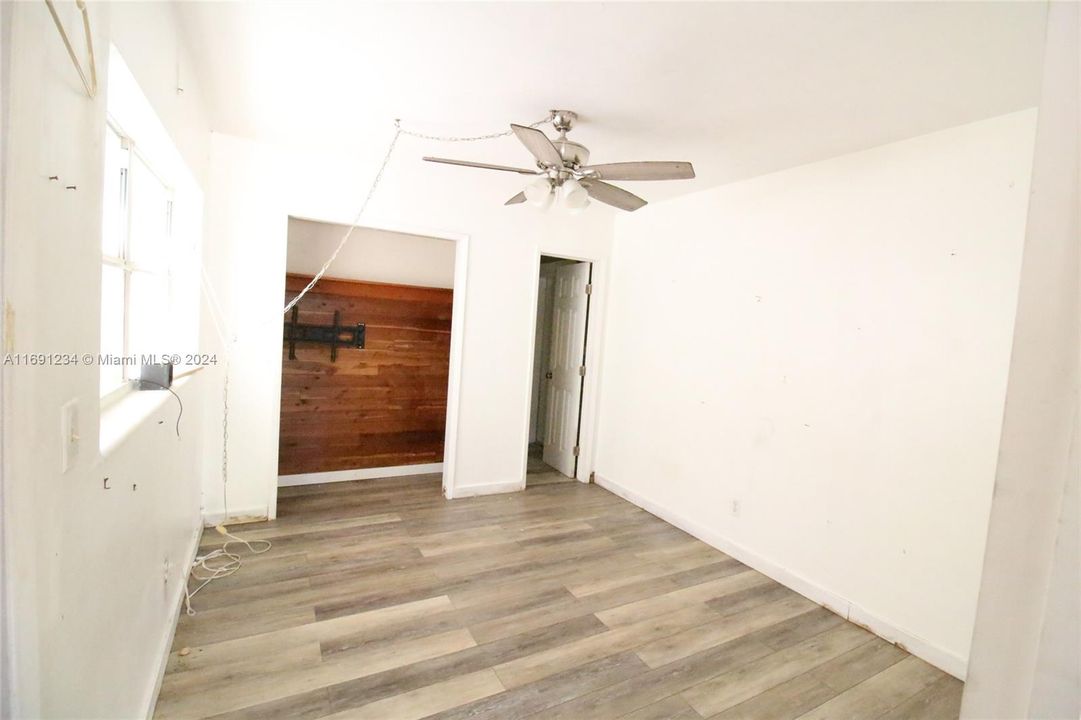 For Sale: $430,000 (3 beds, 2 baths, 1270 Square Feet)