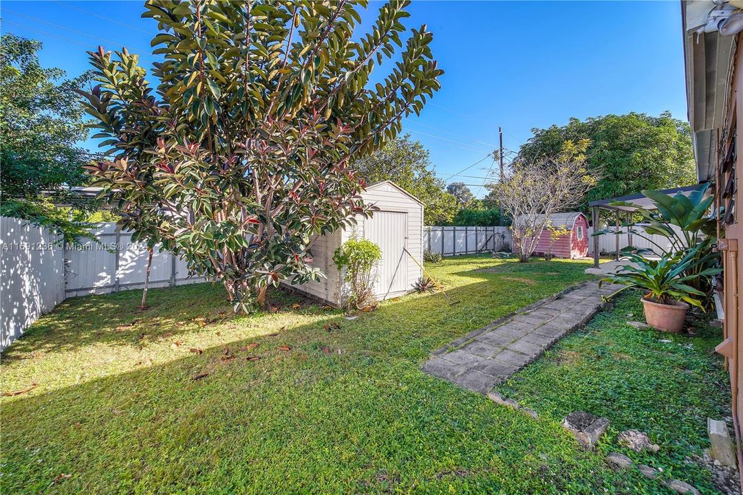 For Sale: $775,000 (3 beds, 2 baths, 2122 Square Feet)