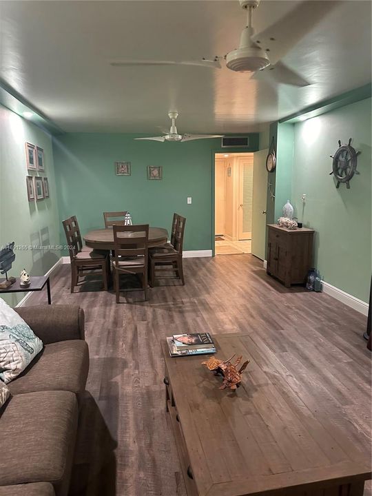 For Rent: $1,900 (1 beds, 1 baths, 775 Square Feet)