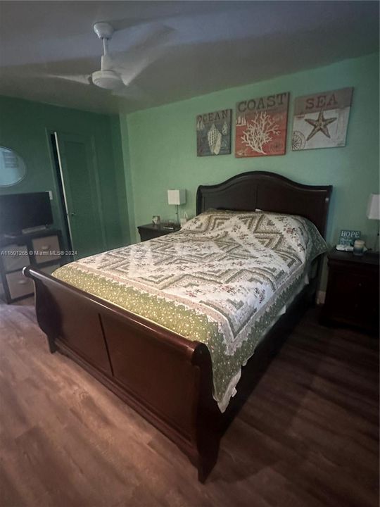 Active With Contract: $1,900 (1 beds, 1 baths, 775 Square Feet)