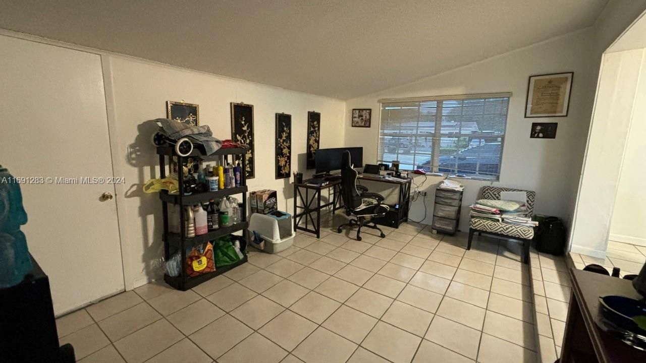 En Venta: $624,900 (3 camas, 2 baños, 1507 Pies cuadrados)