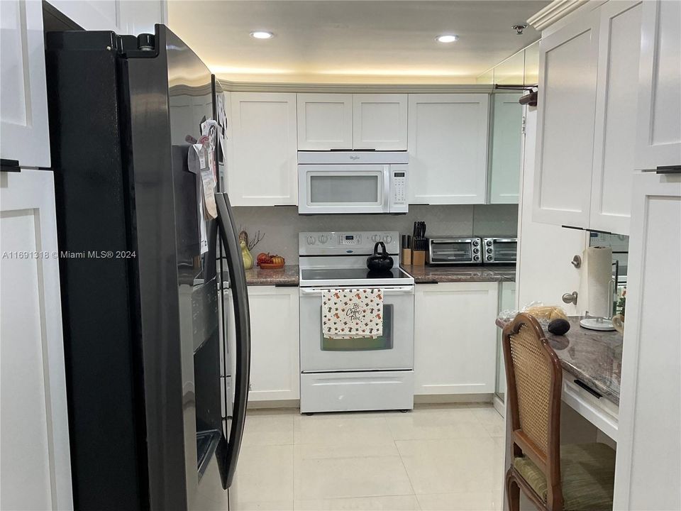 For Rent: $5,000 (2 beds, 2 baths, 1356 Square Feet)