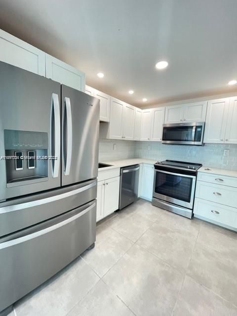 For Rent: $2,250 (1 beds, 1 baths, 845 Square Feet)