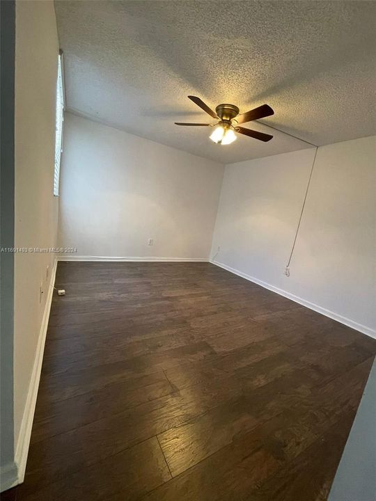 For Rent: $2,200 (1 beds, 1 baths, 721 Square Feet)