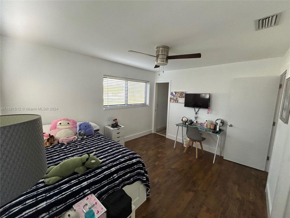 For Rent: $4,200 (3 beds, 2 baths, 1533 Square Feet)