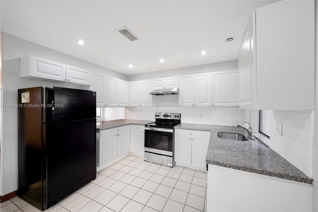 For Sale: $529,900 (3 beds, 2 baths, 1477 Square Feet)