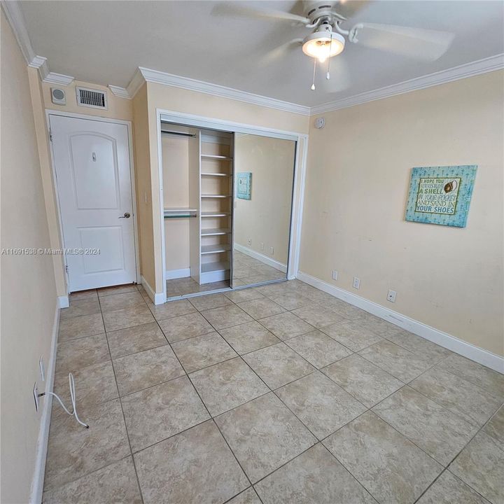 For Rent: $2,000 (2 beds, 2 baths, 940 Square Feet)