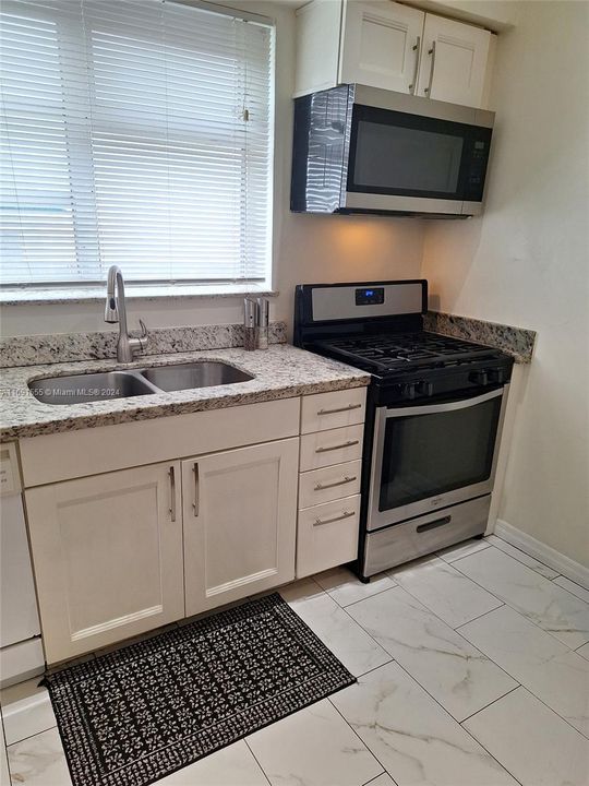 For Rent: $6,000 (3 beds, 2 baths, 1830 Square Feet)