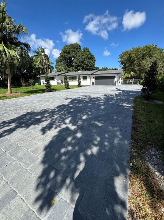 For Sale: $1,199,000 (4 beds, 2 baths, 1930 Square Feet)