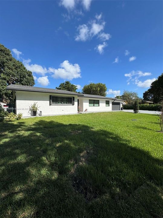 For Sale: $1,199,000 (4 beds, 2 baths, 1930 Square Feet)