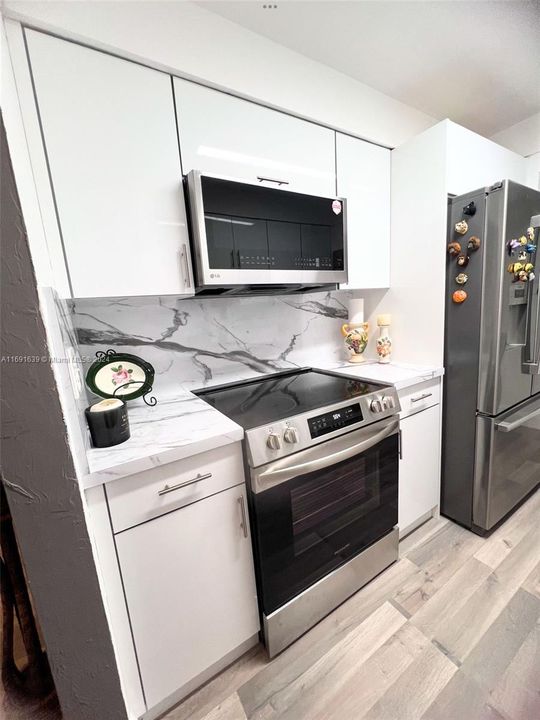 For Sale: $395,000 (3 beds, 1 baths, 1106 Square Feet)