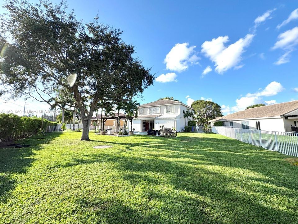 For Sale: $1,300,000 (4 beds, 3 baths, 2426 Square Feet)